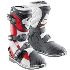   Youth Quadrant Boots , Color Red, Size 5 XF3411 0200 Automotive
