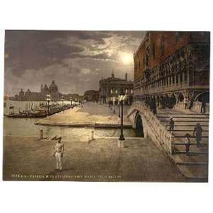 Doges Palace and St. Marks by moonlight, Venice,Italy 