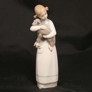 LLADRO RETIRED PIECE #1010 Girl with Lamb  