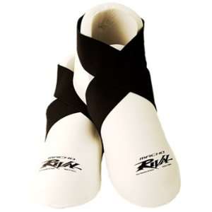  TMAS Rival Kick, White, Small