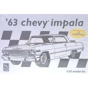  AMT 6834   Model Kings 63 Chevy Impala 
