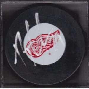  Ty Conklin Signed Hockey Puck   Autographed NHL Pucks 