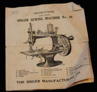 ANTIQUE 1914 SINGER SEWING MACHINE NO. 20 CHILDS WORKING W BOX & CLAMP 