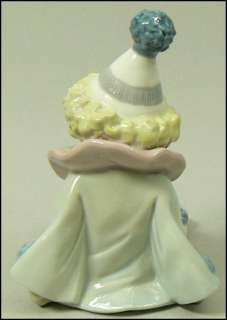 ADORABLE LLADRO PIERROT WITH PUPPY FIGURE #5277  