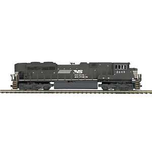  HO SD70M 2 w/NMRA Socket, NS #2651 Toys & Games