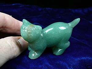 y402 482) KITTY CAT gemstone GREEN STONE carving figurine kitten 