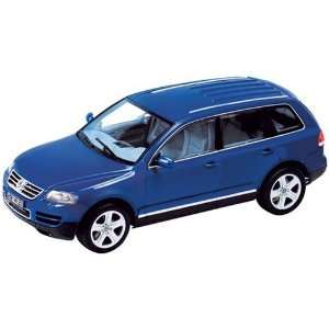 2004 Volkswagen Touareg V10 diecast model SUV 118 scale die cast by 