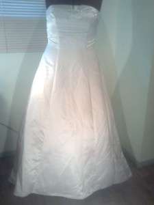 BEAUTIFUL DAVIDS BRIDAL WEDDING DRESS GOWN SZ 18 STUNNINGL@@K 
