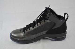 Mens Jordan Fly 23 features patent leather and faux carbon fiber to 