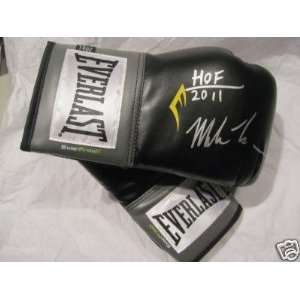   Boxing Glove Set with Inscription HOF 2011   Autographed Boxing