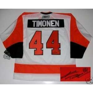  Kimmo Timonen Autographed Jersey   Winter Classic Sports 
