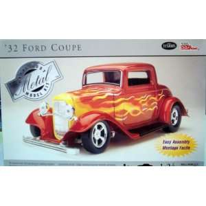    1932 Ford Coupe Metal Model Kit by Testors 124 Toys & Games