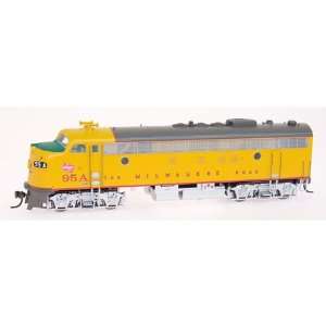  HO RTR FP7A w/DCC & Sound, MILW Toys & Games