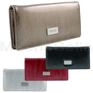This stylish clutch from Kenneth Cole Reaction features chic streaked 