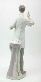 Lladro Dentist (01014762 4762M) Spanish Porcelain Figurine  