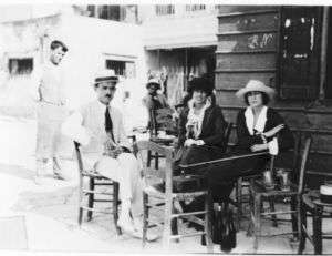1921 photo Solita Solano, Janet Flanner, and a man  
