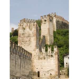 com Part of the City Walls and Towers, Soave Wine Area, Veneto, Italy 