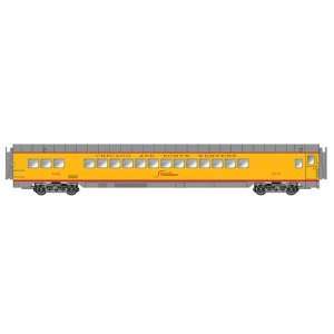  N RTR Coach, C&NW/Streamliner Toys & Games