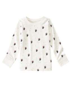 CUTE PENGUINS WITH SPARKLY SNOWFLAKES ALL OVER. ALL ITEMS COME FROM A 