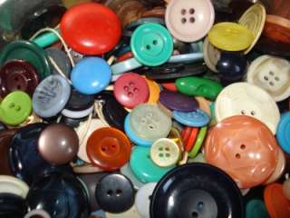 LOT OF 100 ASSORTED VINTAGE & MODERN BUTTONS ~ FUN GRAB BAG LOT #299 