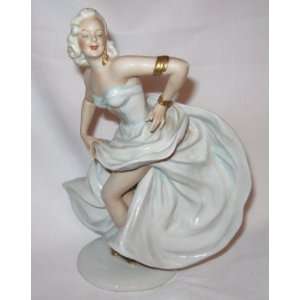  Unter Weiss Bach Porceline Figurine 