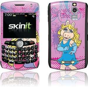   Skin for Curve 8830 (Diva Miss Piggy) Cell Phones & Accessories