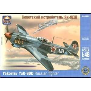   48 Yak9DD WWII Russian Fighter (Plastic Models) Toys & Games
