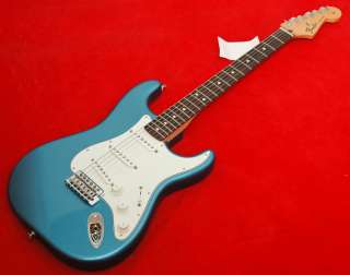   Fender ® Standard Stratocaster Rosewood Fretboard, Lake Placid Blue