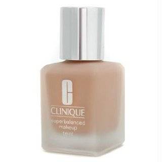  Clinique Dewy Smooth Anti Aging MakeUp SPF 15 05 Beige 