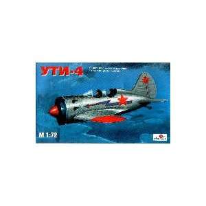  A Model 1/72 UTI4, I16 Flight Trainer Kit Toys & Games