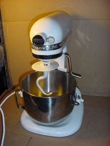 KITCHENAID MODEL KSM5 LIMITED EDITION STAND MIXER. THIS POWERS UP AND 
