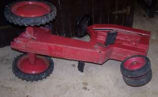 Vintage INTERNATIONAL Harvester IH Pedal Tractor  