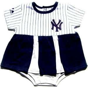   Baby Infant New York Yankees Girl Onesie Cheer