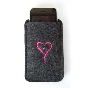 IPhone Tasche Filz, bestickt mit Motiv Herz in pink mit SWAROVSKI 