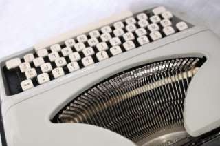   Premier Manual Portable Typewriter Clean Sperry Rand Holland  