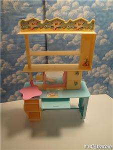 Barbie Doll House Misc Living Room Bedroom Furniture   2 in 1 