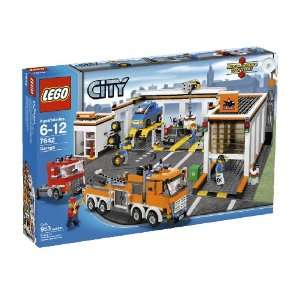 LEGO City Garage (7642) Toys & Games