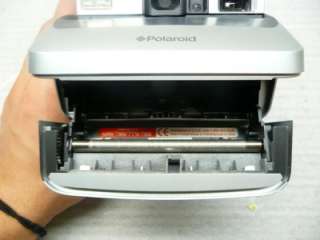 You are bidding on a Polaroid One 600 Classic Instant Film Camera in 
