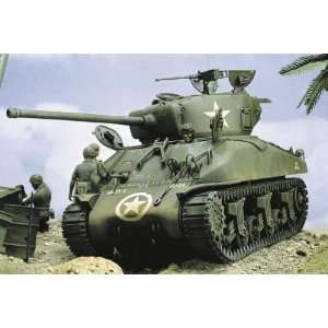    ITALERI   1/35 M4A1 Sherman Tank (Plastic Models) Toys & Games